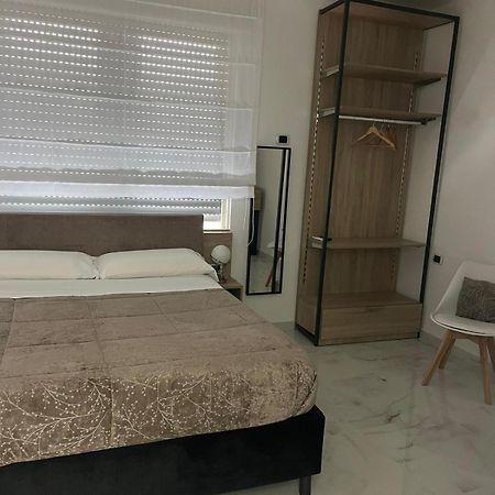 B&B Garibaldi Road Naples Extérieur photo