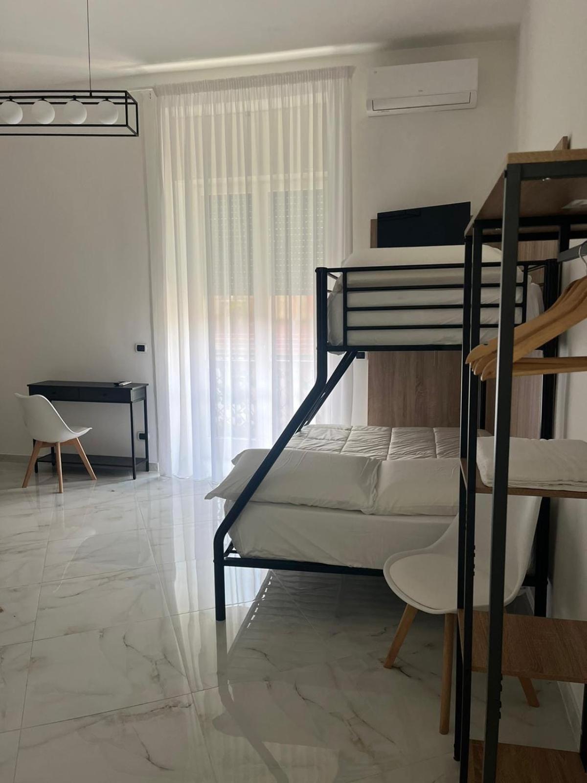 B&B Garibaldi Road Naples Extérieur photo