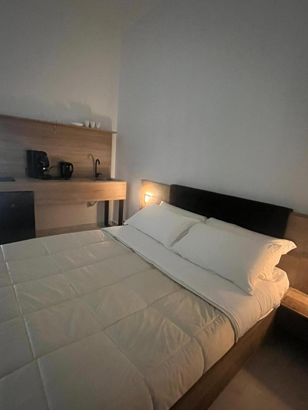 B&B Garibaldi Road Naples Extérieur photo